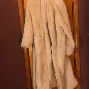 Berkshire Blanket small light tan robe